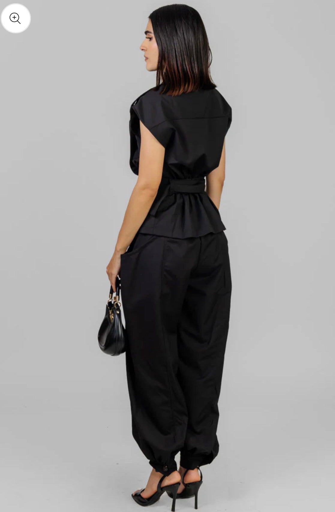 Conjunto urbano elegante negro